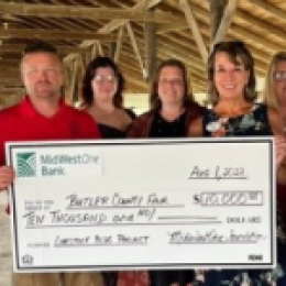 MidWestOne Foundation Butler County Fair Donation