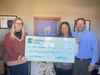 MidWestOne Bank presents check for $10,000 to Our Neighbor’s Place