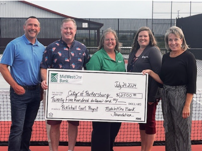 MidWestOne Bank presents check for $2,500 to The City of Parkersburg