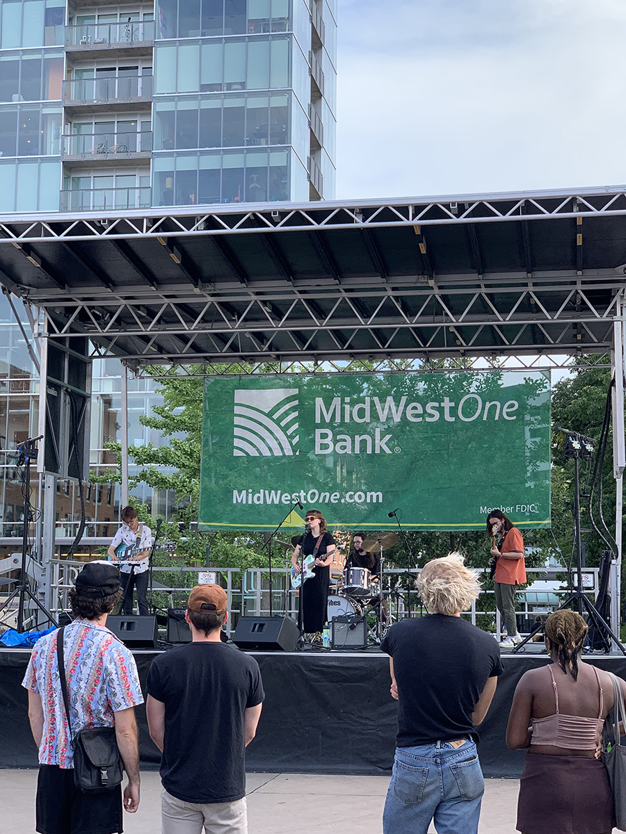 MidWest<em>One</em> Rock The Chalk Event